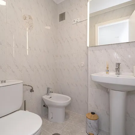 Sunny In Centre, Free Wifi, Commun Pool 또레비에하