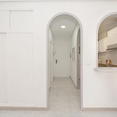 Sunny In Centre, Free Wifi, Commun Pool